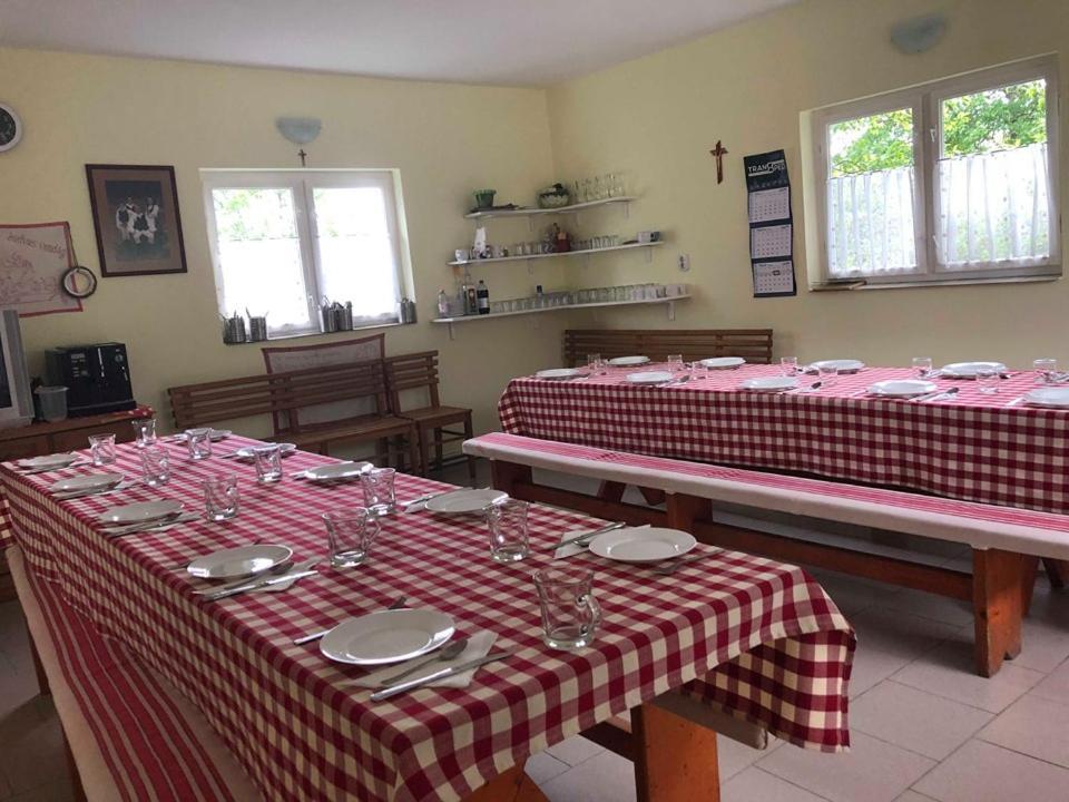 Balázs Vendégház Lupeni  Esterno foto