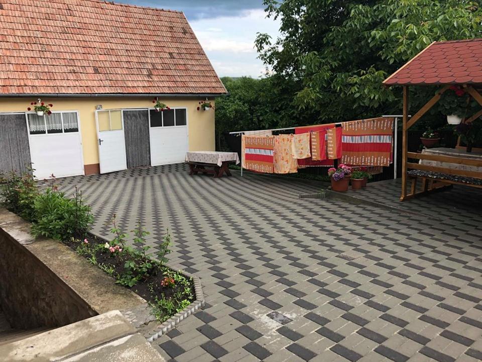 Balázs Vendégház Lupeni  Esterno foto