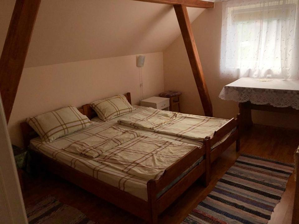 Balázs Vendégház Lupeni  Esterno foto